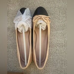 Brand new tan/black leather flats